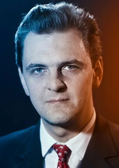 Юрий Яковлев